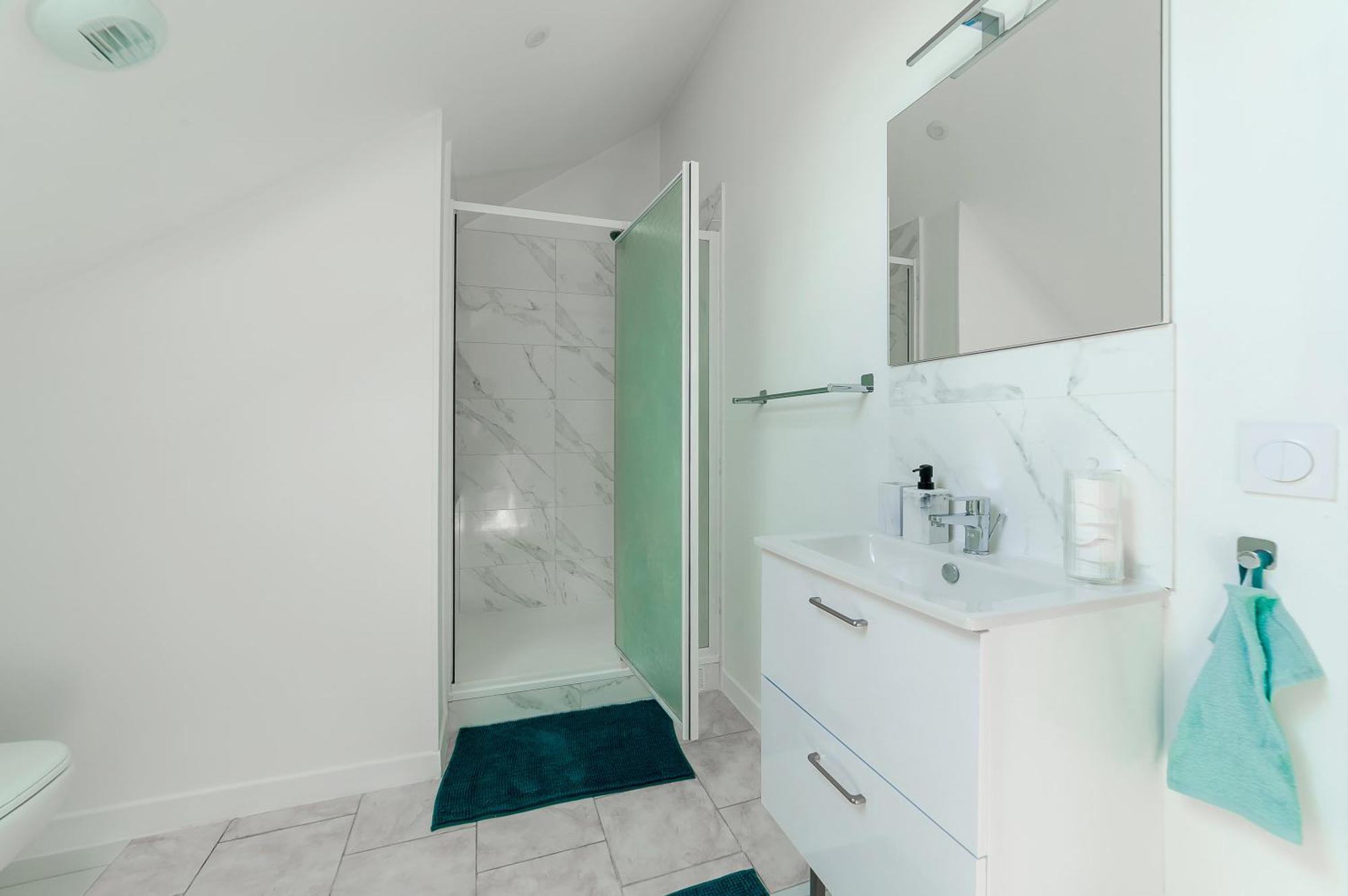 Cosy Modern Apartment - 1 Minute Walk From Train Station Creil Extérieur photo