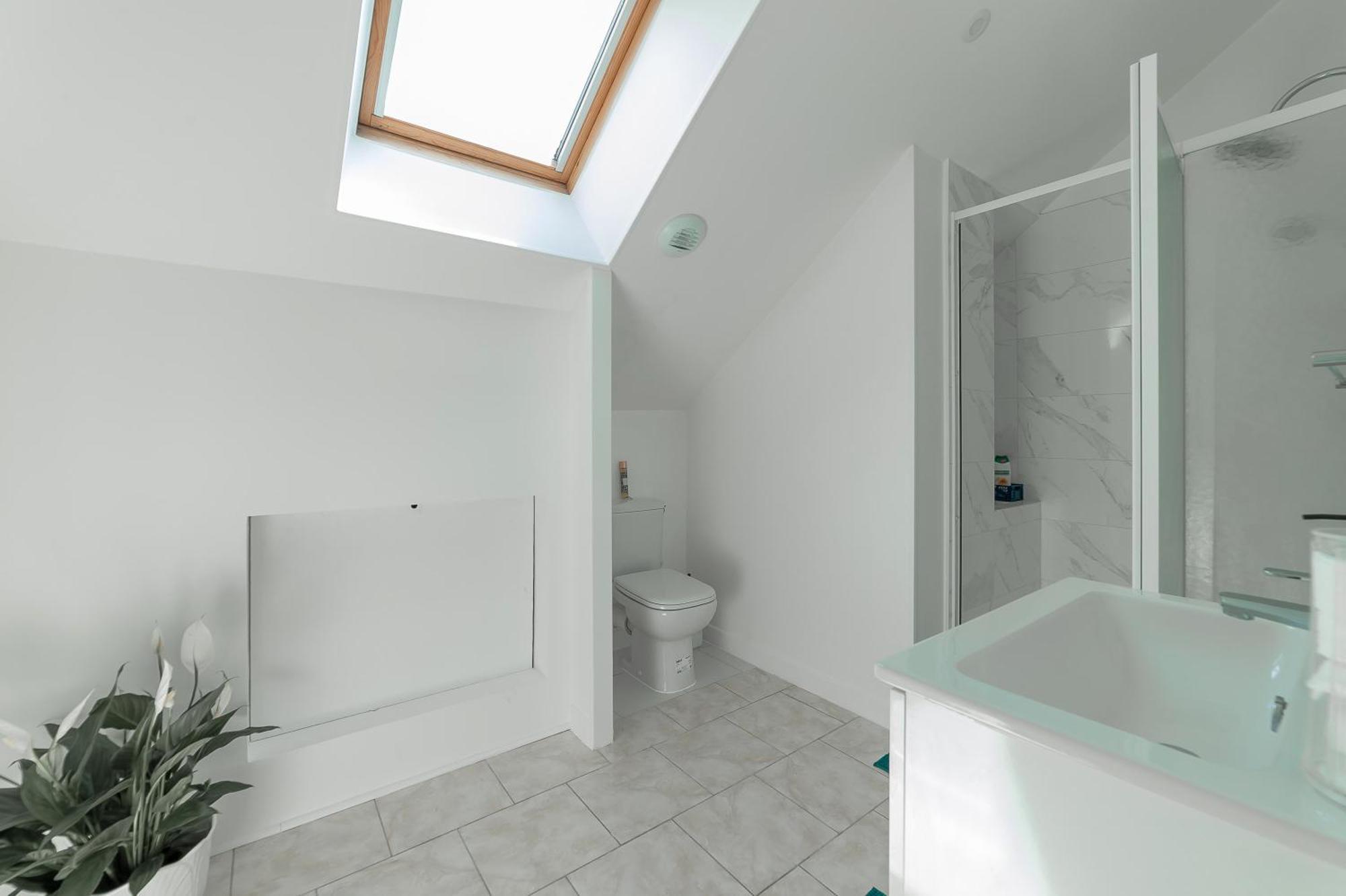 Cosy Modern Apartment - 1 Minute Walk From Train Station Creil Extérieur photo
