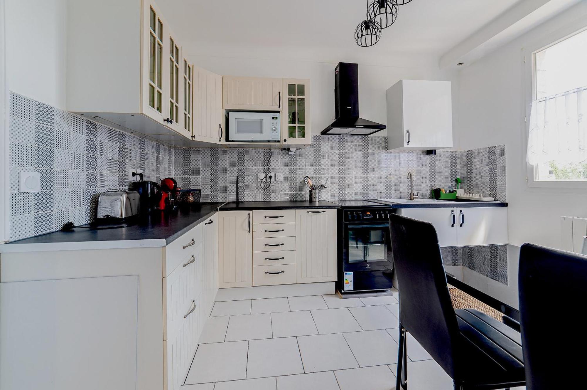 Cosy Modern Apartment - 1 Minute Walk From Train Station Creil Extérieur photo